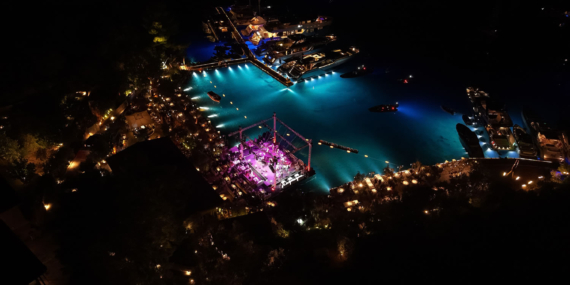 MIORI’de Pink Martini Rüzgârı: Yıldızların Altında Unutulmaz Bir Gece